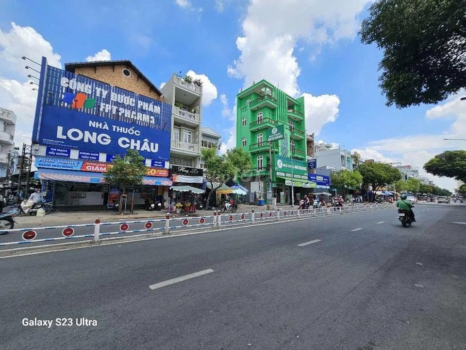 Nhà góc 2 mặt tiền đường Nguyễn Sơn, Tân Phú, 66m² giá 9.8 tỷ - Đầu tư sinh lời!