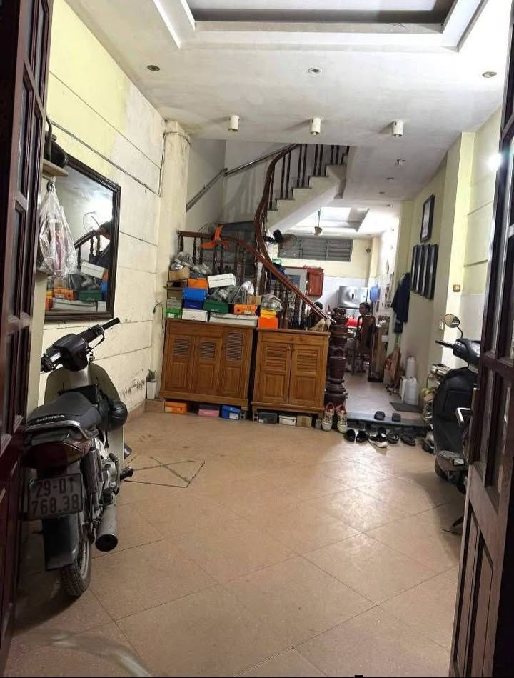 Nhà phố 5 tầng Hoàng Hoa Thám 53m² giá thỏa thuận - Vị trí đẹp, tiện ích đầy đủ!