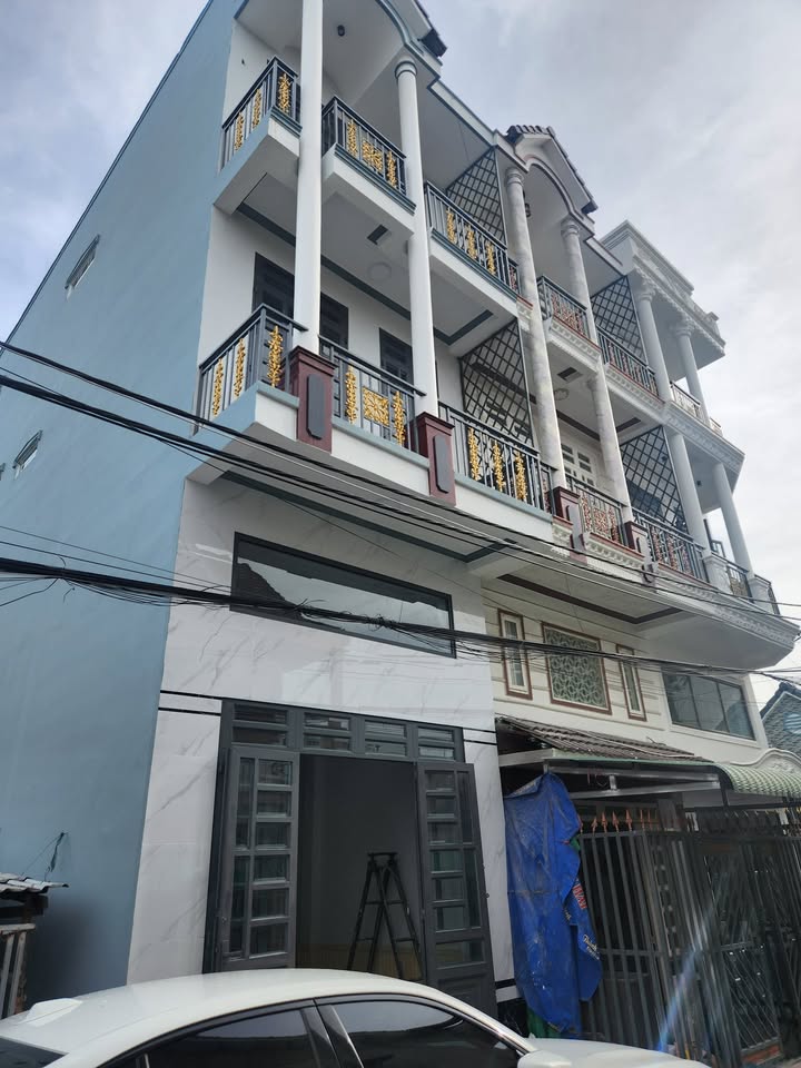 Nhà phố hẻm 112 Hoàng Quốc Việt, 64m² giá 3.8 tỷ - Sẵn sàng vào ở!