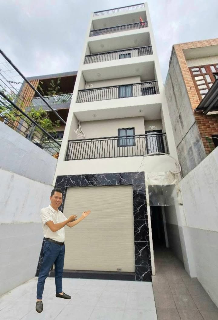 Mặt bằng kinh doanh 6 tầng tại Thủ Đức 125m² giá 16.2 tỷ - Đầu tư sinh lời ngay!