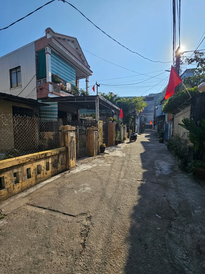 Đất kiệt ô tô Ngự Bình 142m² giá 3,3 tỷ - Cơ hội đầu tư hiếm có!