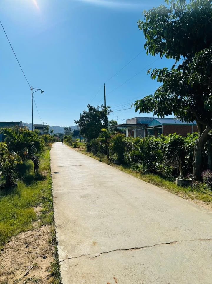 Đất nền thổ cư xã Quảng Tiến 180m² giá 400 triệu - Sổ riêng chính chủ!