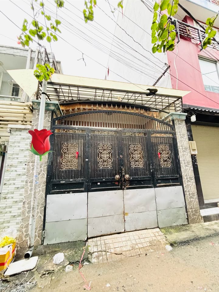 Nhà hẻm Đường Âu Cơ, Phường 10, Quận Tân Bình, 72m² giá 7.8 tỷ - Sổ hồng riêng, hẻm xe hơi thông!