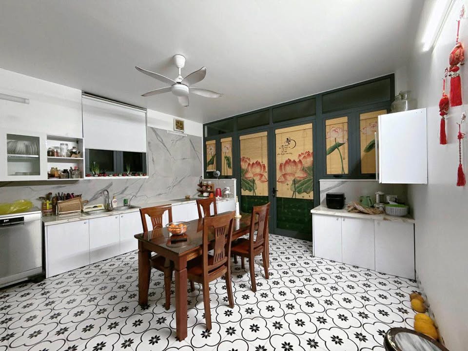 Nhà phố Lý Thái Tổ, Hoàn Kiếm 45m² giá 9 tỷ - Thiết kế đẹp, vào ở ngay!