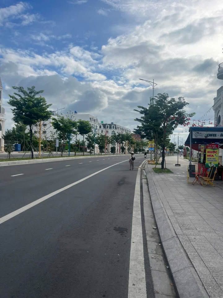 FrontHouse Đại Lộ Đông Tây Bến Tre 100m² giá 4.5 tỷ - Thương lượng chính chủ!