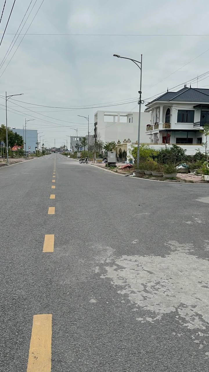 Lô đất góc KDT Đồng Quỳnh, 150m², giá 2.2 tỷ - Đầu tư sinh lời!