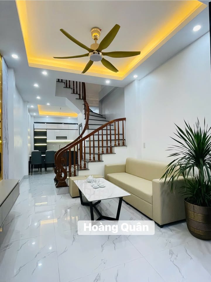 Nhà 3 tầng phường Kỳ Bá, TP Thái Bình 38m² giá 2.1 tỷ - Ô tô vào tận nhà!