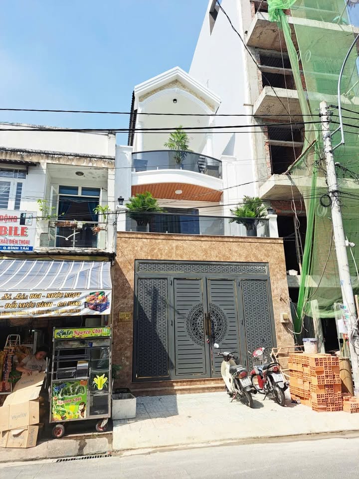 Nhà mặt tiền Lê Văn Quới, Bình Tân 112.3m² giá 13.8 tỷ - Đầu tư sinh lời ngay!