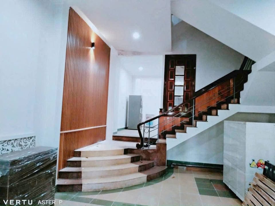 Nhà mặt tiền kinh doanh Lê Hồng Phong, Bảo Lộc 99m² - Đối diện công viên, giá 15 tỷ