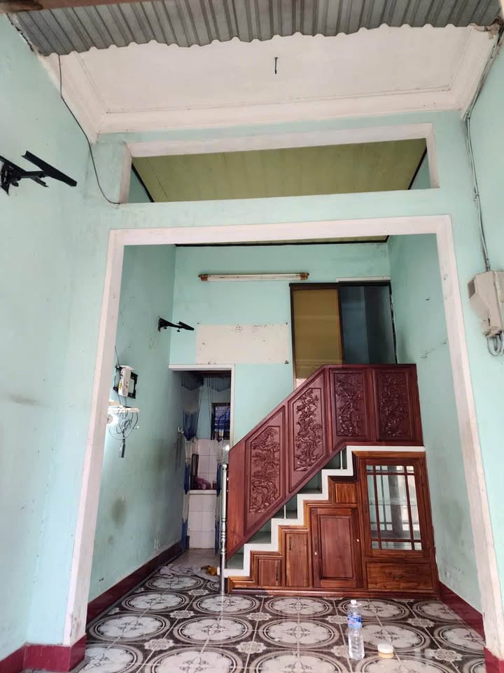 Nhà cấp 4 gác ván mặt tiền Bạch Đằng, 18m² giá 1.75 tỷ - Cơ hội đầu tư tuyệt vời!