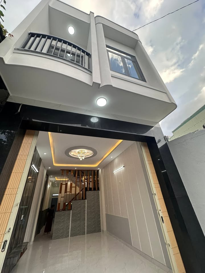 Nhà mặt tiền đường ô tô quay đầu Phường Quang Trung 62.4m² giá chỉ 3.7 tỷ - Cơ hội đầu tư hấp dẫn!