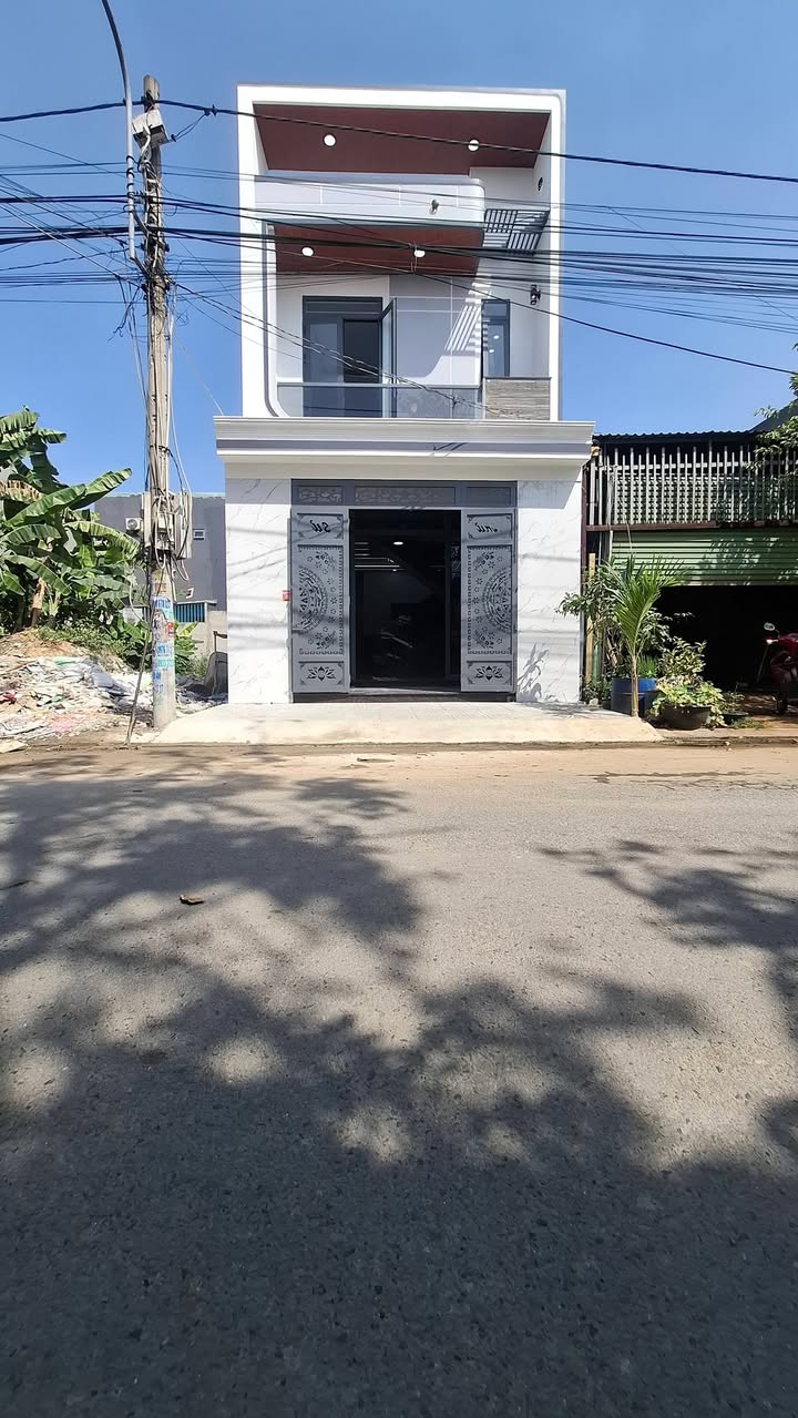 Nhà mới xây Khu dân cư Hoàng Gia Hóc Môn 75m² giá 2.99 tỷ - Thiết kế hiện đại, kinh doanh đỉnh!