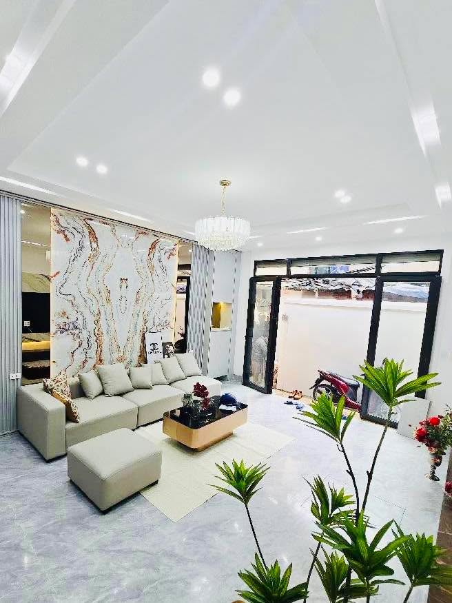 Nhà FrontHouse Kim Mã 40m² giá 13.1 tỷ - Thiết kế hiện đại, thang máy