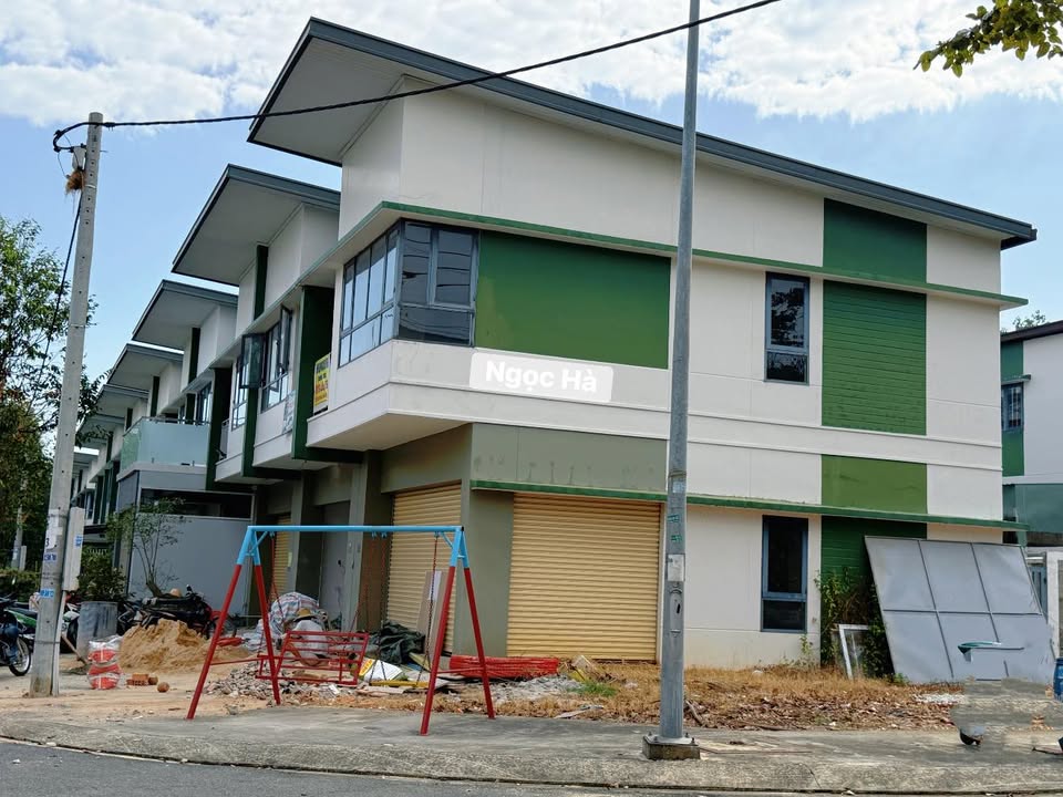 Shophouse Oasis City Bến Cát 75m² giá 1.76 tỷ - Sổ hồng sẵn, hỗ trợ vay 80%!