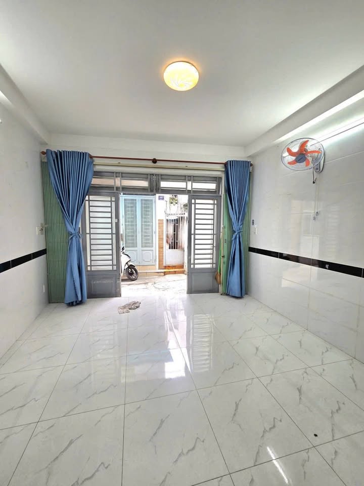 Nhà phố 4 tầng Thích Quảng Đức 23m² giá 4.7 tỷ - Tiện nghi đầy đủ!