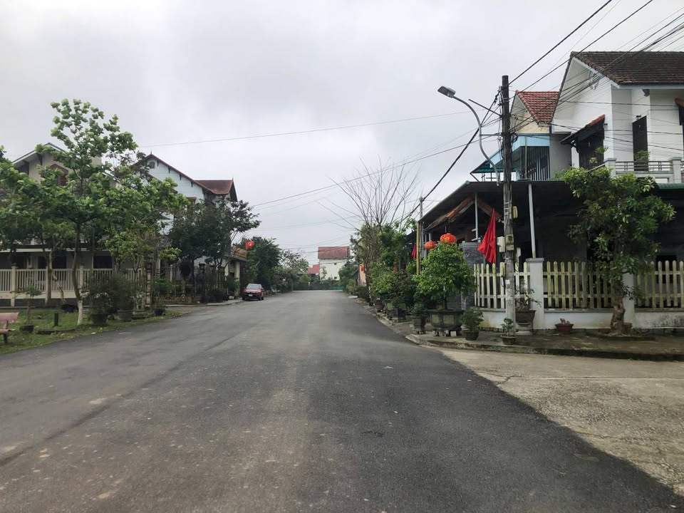 Đất nền góc 3 mặt tiền Hồ Trung Lượng, 180.9m² giá 2.3 tỷ - An cư lý tưởng!