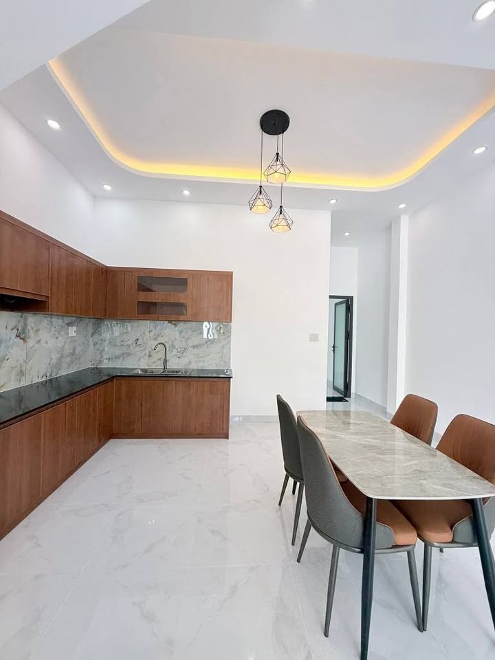 Nhà mặt tiền đường Nhựa Mỹ Phong - Mỹ Tho - 100m² giá 2.55 tỷ - Phù hợp an cư và kinh doanh!