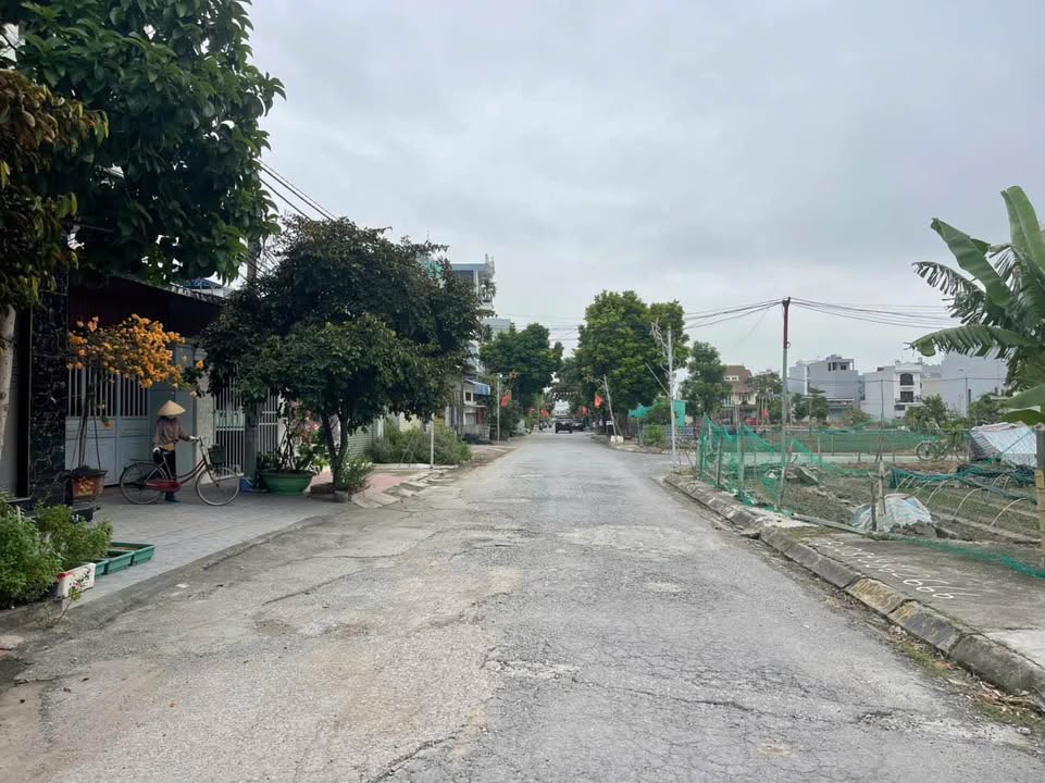 Đất nền đường Dứa tuyến 2 Lũng Đông 61.7m² giá 4.22 tỷ - Đầu tư sinh lời ngay!