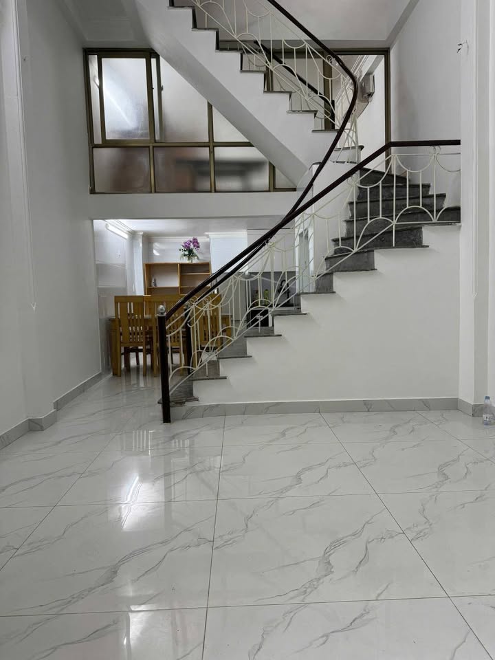 Nhà 3 tầng Hẻm 261 Trần Nguyên Hãn 33m² giá 2.2 tỷ - Chính chủ bán gấp!