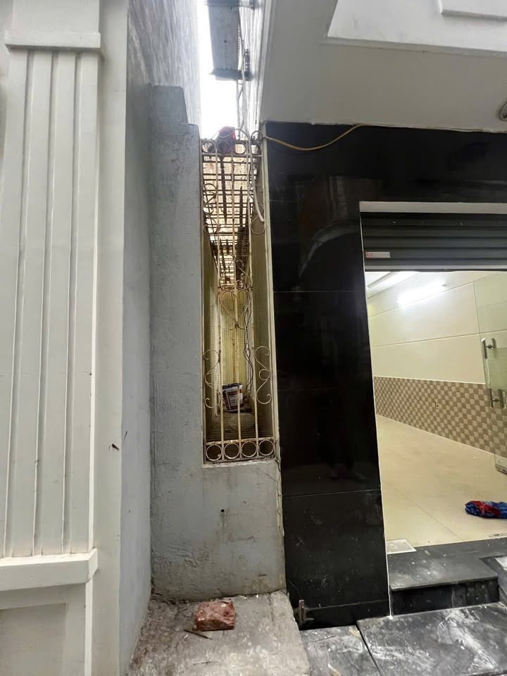 Nhà 3 tầng Ngõ 84 Dân Lập 40m² giá 2.6 tỷ - Sẵn sàng vào ở ngay!