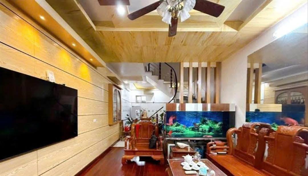 Nhà 4 tầng tại Xóm Trung, Đằng Giang, Hải Phòng 40m² giá 3.2 tỷ - Thiết kế hiện đại, giao thông thuận tiện!