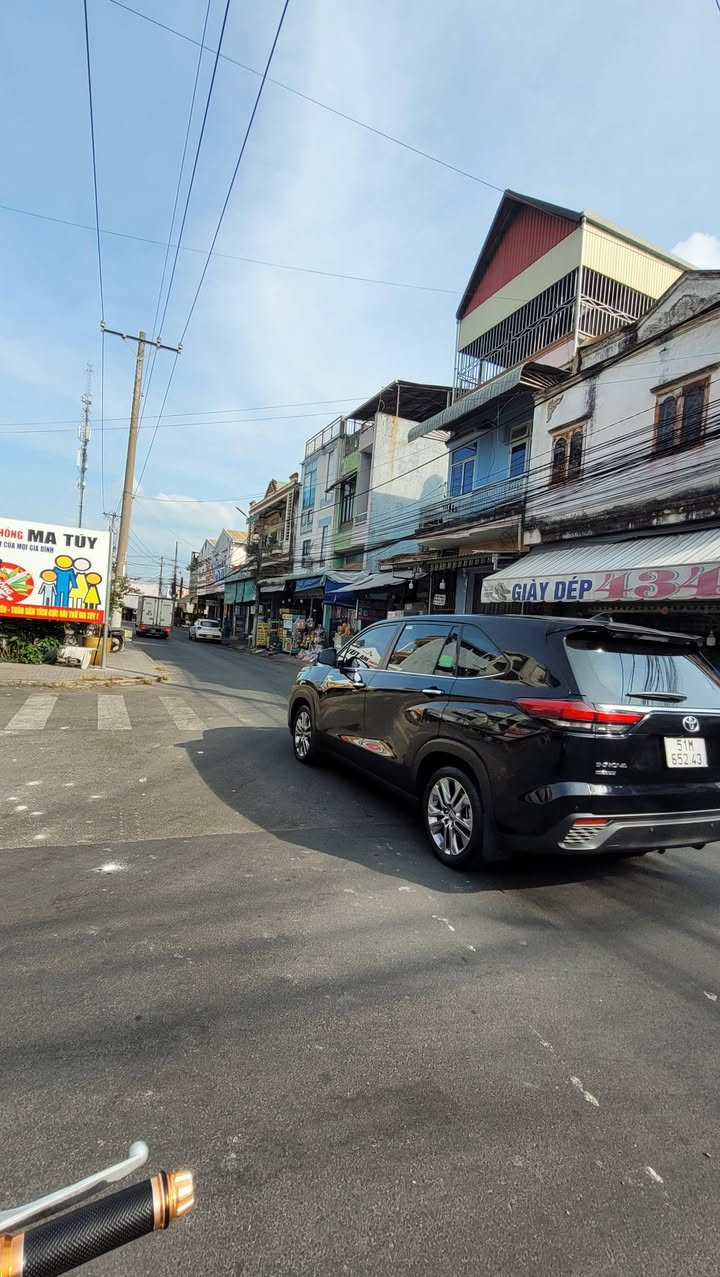 Nhà riêng 434 Phường Bình Hòa 150m² giá 5 tỷ - Đầu tư sinh lời cao!