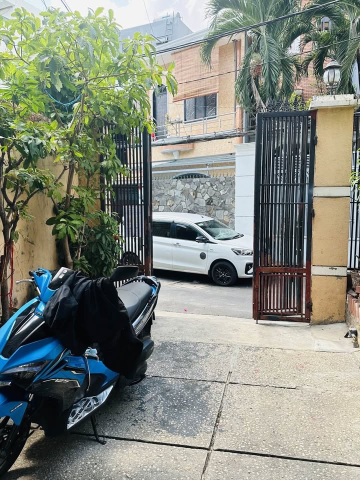 Nhà riêng 3 tầng Lê Quang Định, Bình Thạnh 110m² giá 16.99 tỷ - Bán gấp trước Tết!