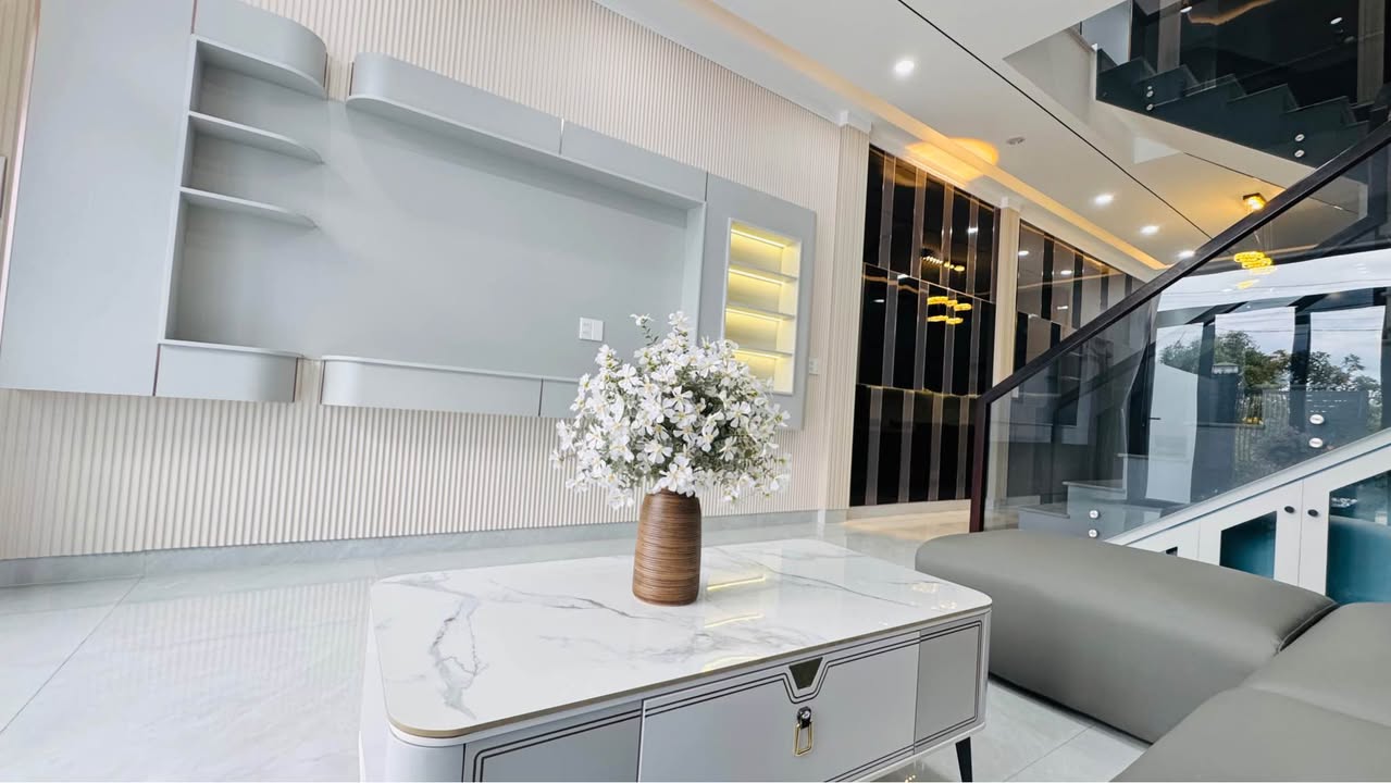 Nhà 1 mê Hẻm 220 Lê Duẩn, Pleiku 100m² giá 2.2 tỷ - Không thể bỏ lỡ!