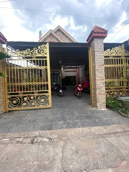 Nhà lầu khu Cây Me, Hố Nai 217m² giá 4 tỷ - Sổ đỏ chính chủ!