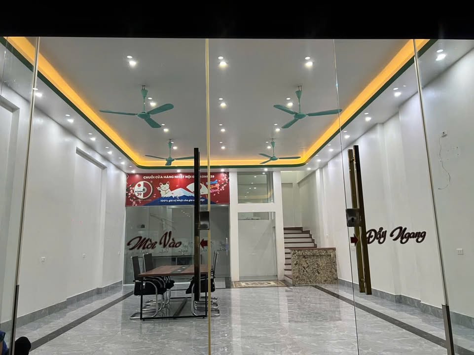 Nhà 4 tầng tại Đức Giang 90m² giá 5.999 tỷ - Thiết kế hiện đại, gần khu công nghiệp