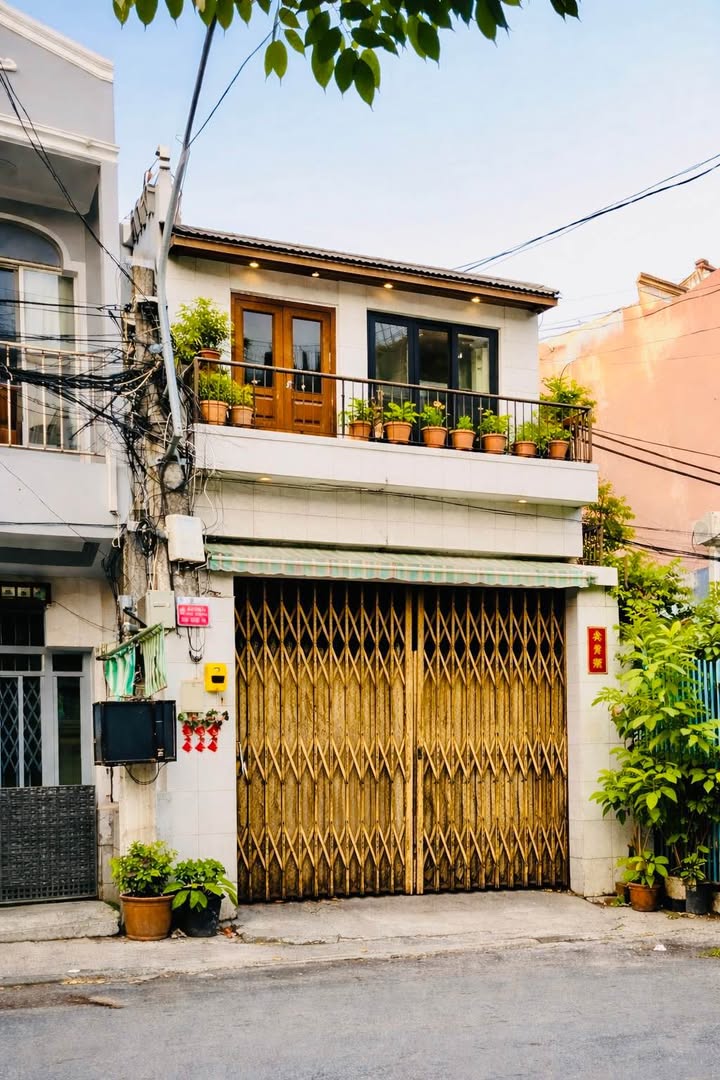 Nhà 2 tầng hẻm Tô Hiệu 52m² giá 6.2 tỷ - Sẵn sàng vào ở ngay!