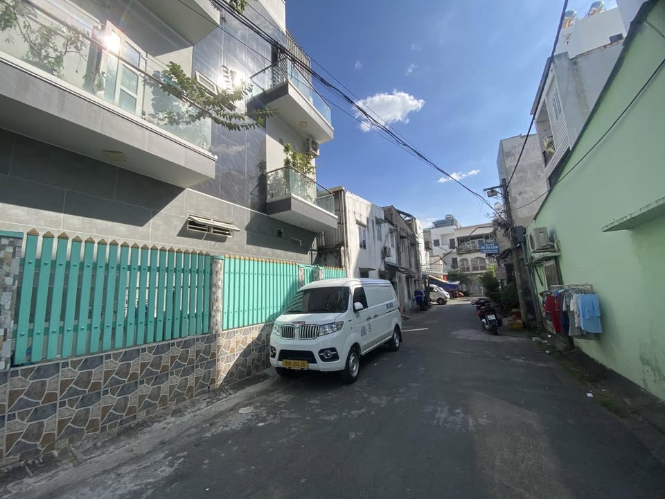 Nhà phố Quận Tân Phú 24m² giá 3.33 tỷ - Kinh doanh tốt, sửa chữa theo ý thích!