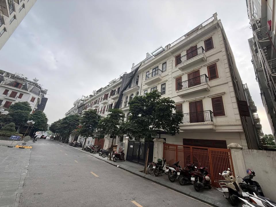 Biệt thự liền kề Hồng Tiến Long Biên 128m² - Thiết kế hiện đại, sẵn sàng kinh doanh!