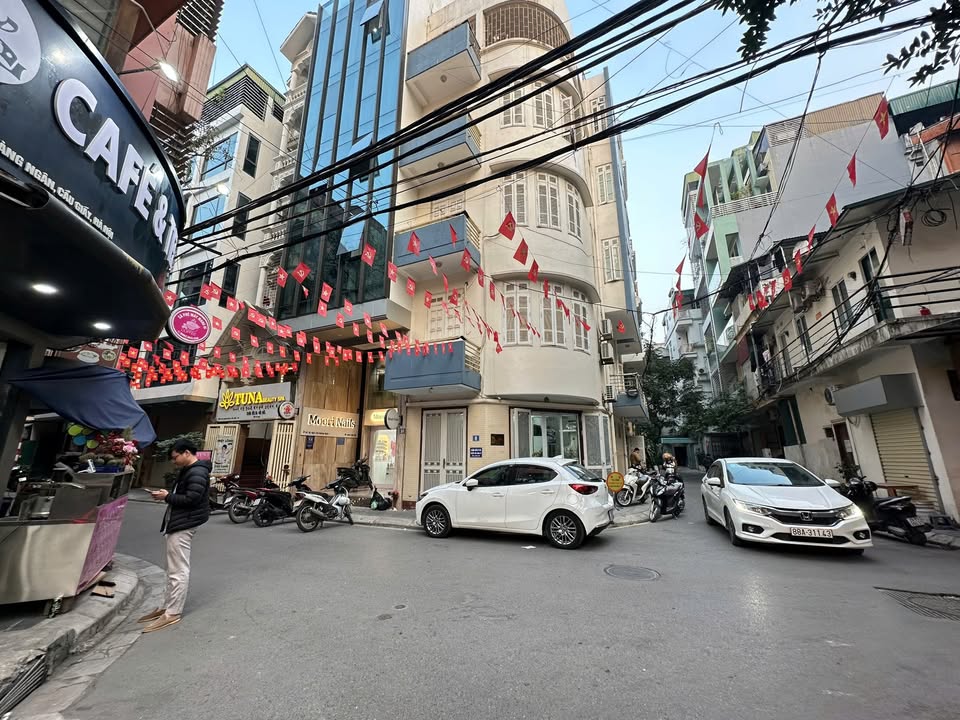 Nhà phố Hoàng Ngân, Cầu Giấy 66m² giá 30 tỷ - Kinh doanh sầm uất!