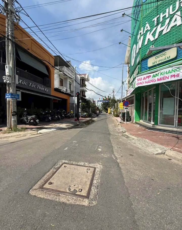 Nhà mặt tiền đường nhựa Phú Thủy 79m² giá 2.75 tỷ - Sổ đỏ chính chủ, gần siêu thị Lotter!