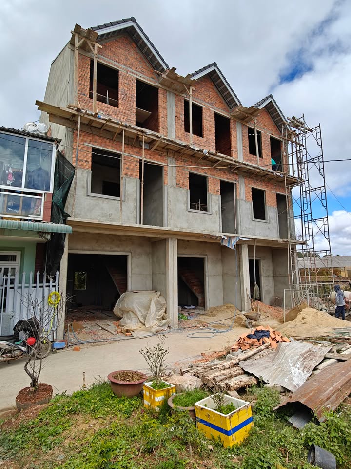 Nhà 3 tầng hẻm ô tô Trạng Trình, P9 Đà Lạt 120m² giá 4.1 tỷ - Chính chủ bán gấp!