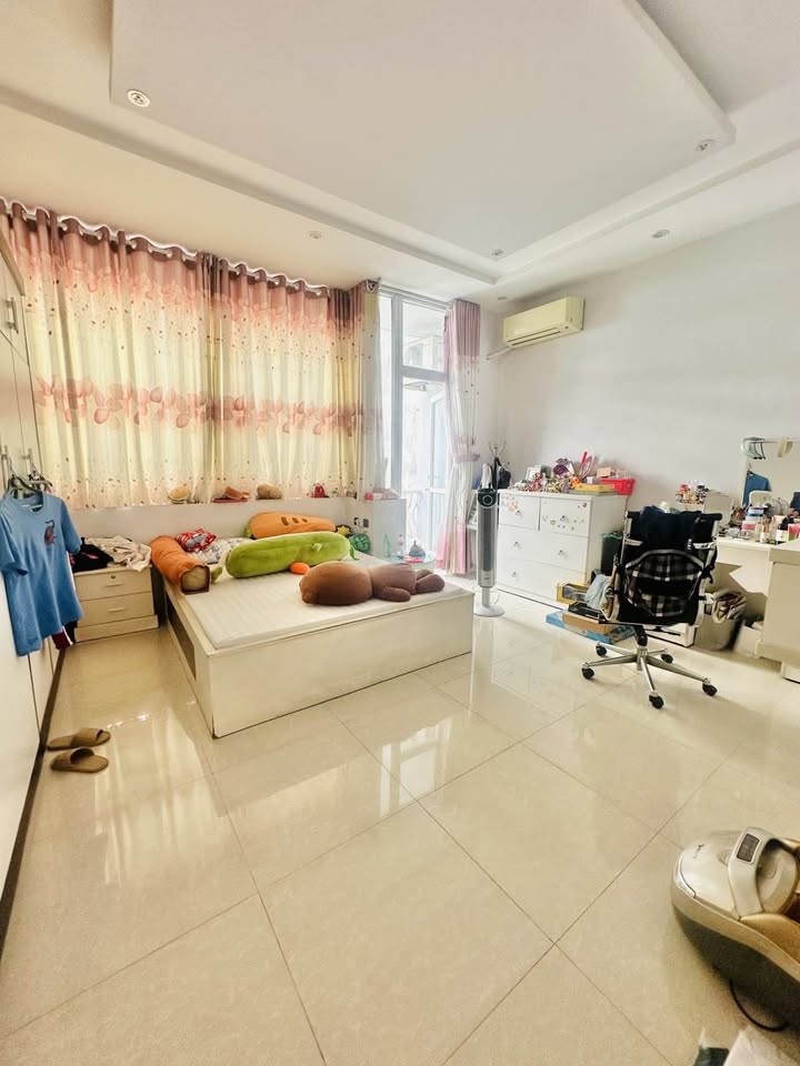 Nhà phố Vạn Hạnh Mall Quận 10 230m² giá 59 tỷ - Tiềm năng sinh lời cao!