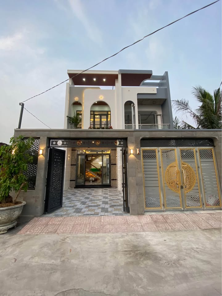 Nhà Phố ấp Tân Điền, Long Thượng 117m² giá 3.05 tỷ - Thiết kế hiện đại, sân vườn đẹp