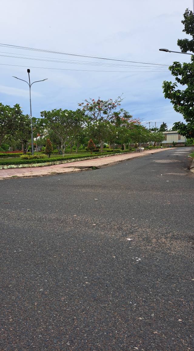 Đất nền đẹp tại Khu Tây Đại Học Mỹ Phước, 180m² chỉ 4.2 tỷ - Đầu tư sinh lời!