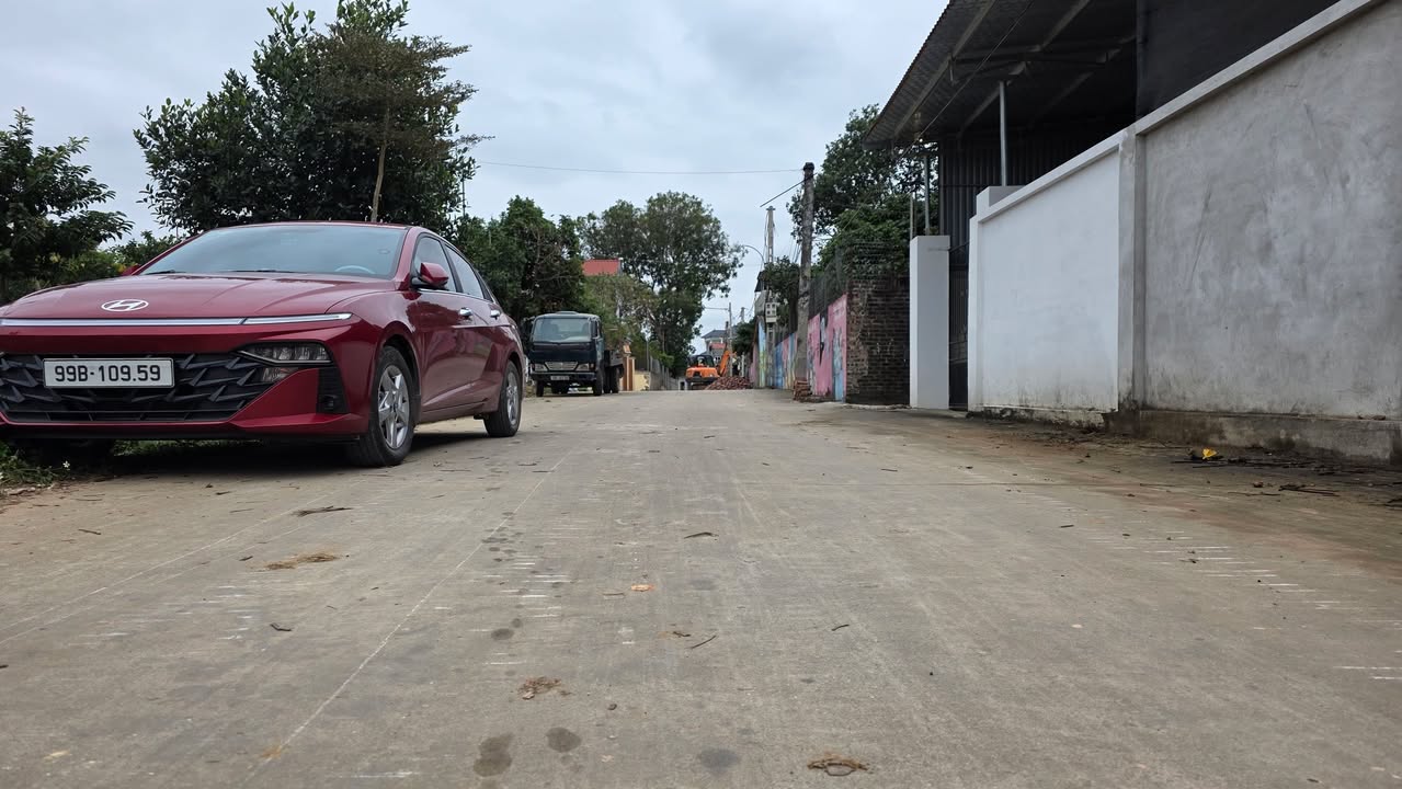 Bán gấp FrontHouse mặt đường liên xã Danh Thắng 120m² chỉ 1.4 tỷ - Kinh doanh sầm uất!