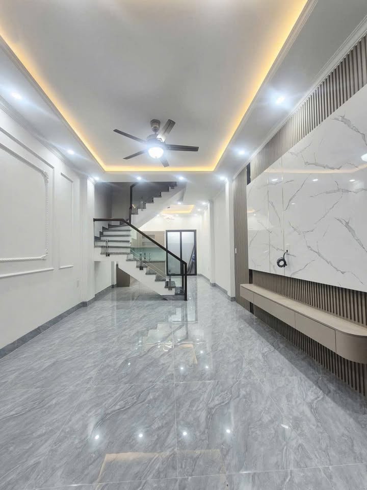 Nhà 3 tầng Hồng Bàng 43m² giá 2.55 tỷ - Vị trí đắc địa ngay chợ 208!