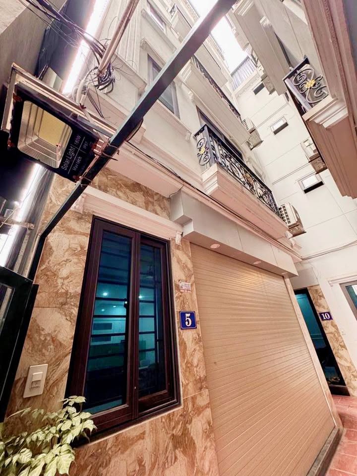 Nhà đẹp Xuân Phương 40m² giá 6 tỷ - Lô góc mới tinh, nội thất đầy đủ!