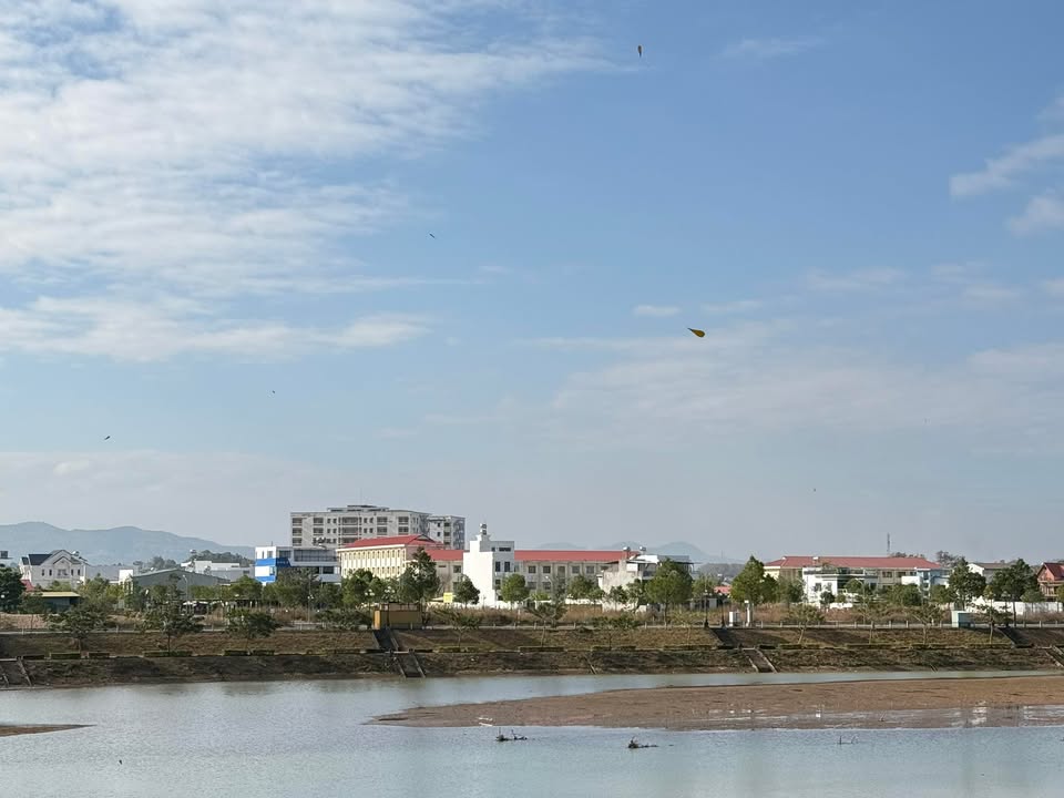 Đất nền Nam Dakla, Kon Tum 400m² giá 5 tỷ - View đẹp mê hồn!