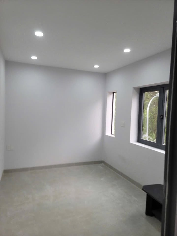 Nhà cho thuê nguyên căn hẻm 274 Nguyễn Văn Tạo, 3 phòng ngủ, giá 8 triệu