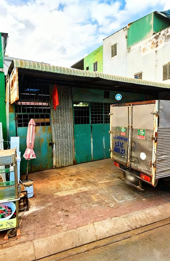 Bán nhà mặt tiền Hồ Bá Phấn, Thủ Đức 200m² - Cơ hội đầu tư tuyệt vời!