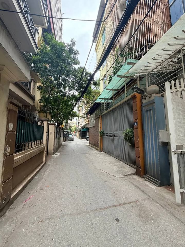 Nhà 5 tầng chính chủ tại Cầu Giấy 65m² giá 20 tỷ - Ngõ rộng ô tô tránh