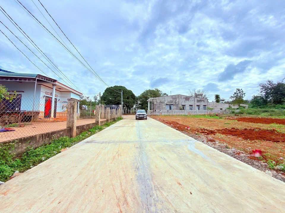 Đất liền kề Y Wang, Buôn Ma Thuột 250m² giá 1.35 tỷ - Thổ cư 100%!