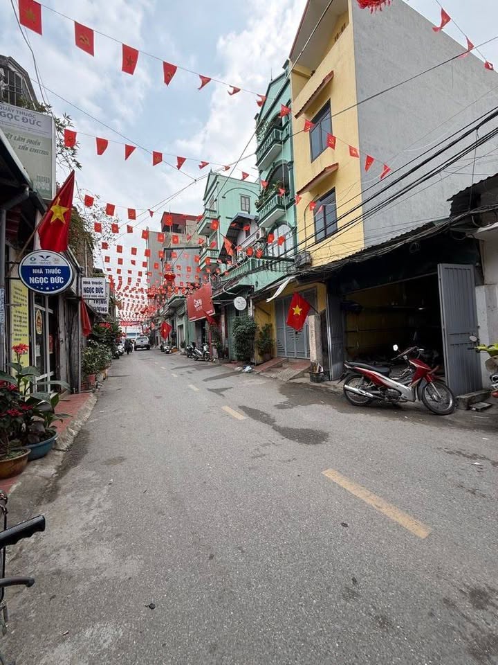 Đất nền mặt đường nhựa ô tô tránh Xã Thanh Trì 57m² giá 12 tỷ - Cơ hội đầu tư sinh lời!