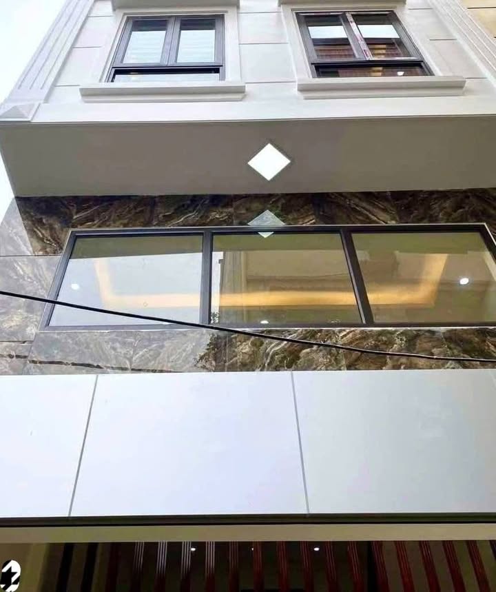 Nhà 5 tầng Ngọc Hồi, 45m² giá 10.2 tỷ - Tiềm năng đầu tư lớn!