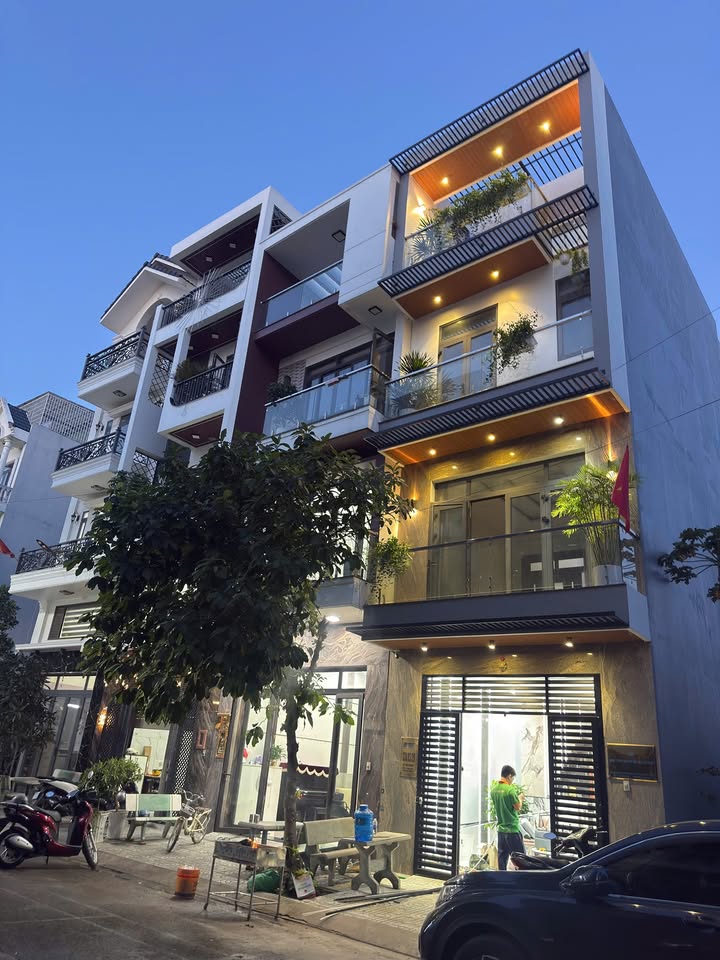 Nhà phố 5 tầng đường Lê Thị Riêng, 62m² giá 7.99 tỷ - Chính chủ bán gấp!